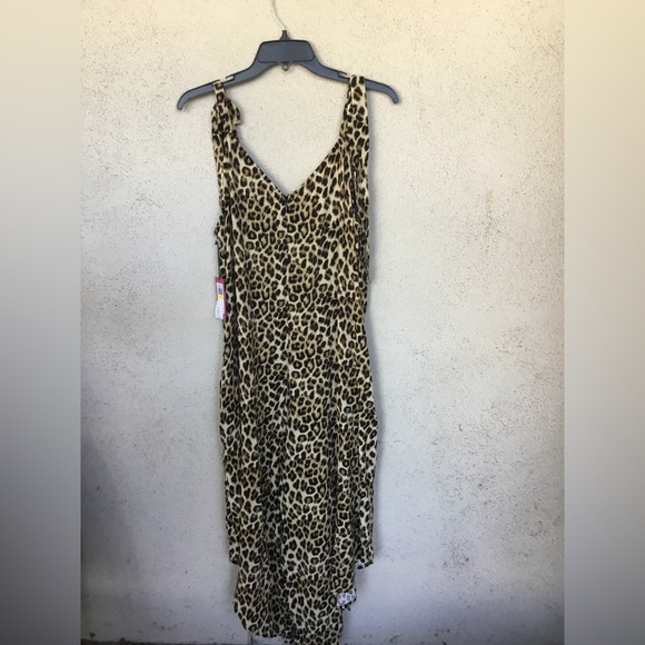 Vince Camuto leopard asymmetrical jumpsuit NWT - Picture 3 of 10